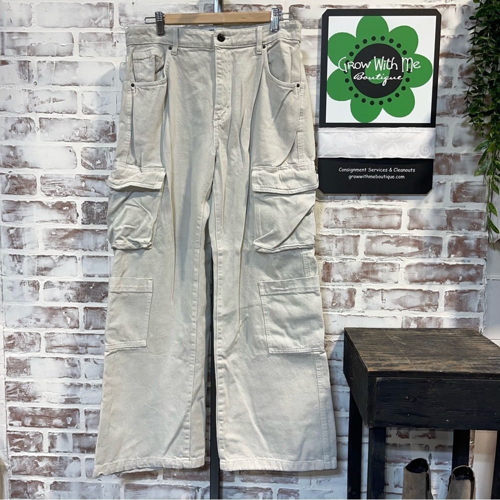 Cotton On Cream Cargo Jeans US size 8